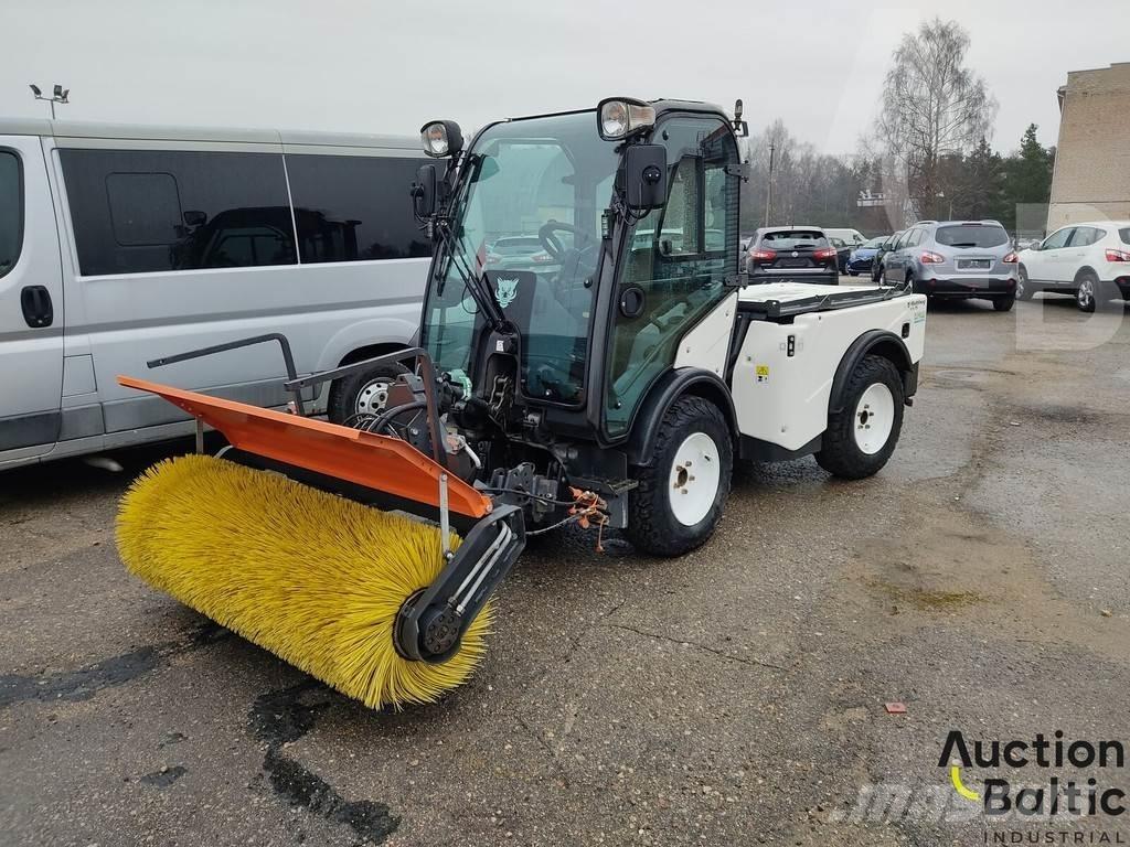 Multihog CX75 Cestni pometači