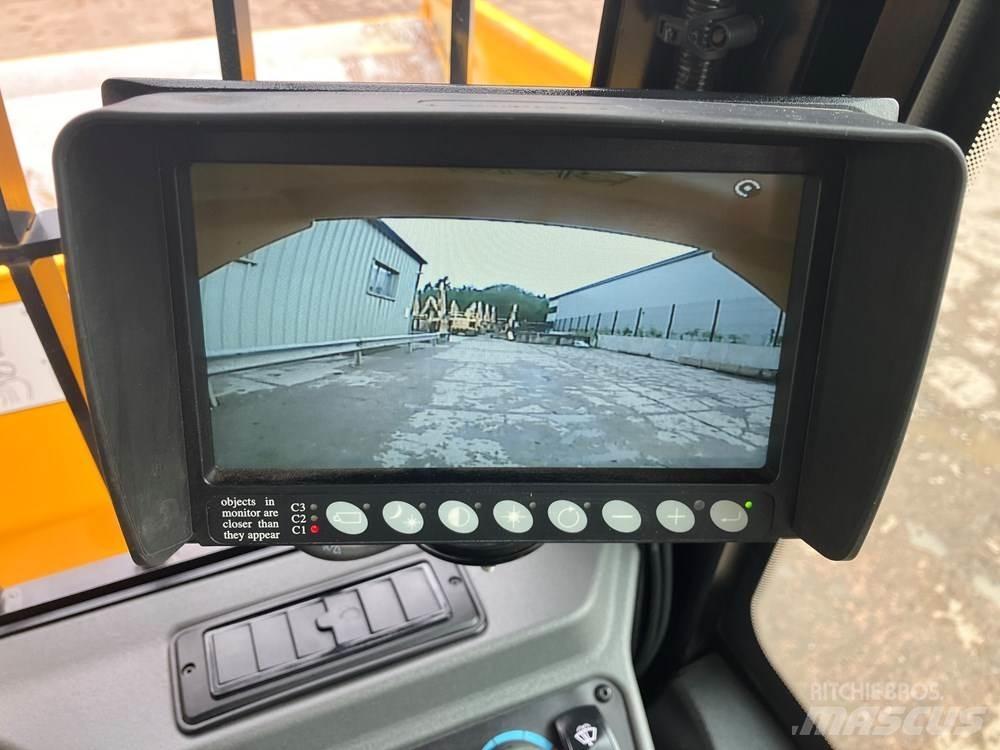 JCB 6TFT Ne cestni demperji