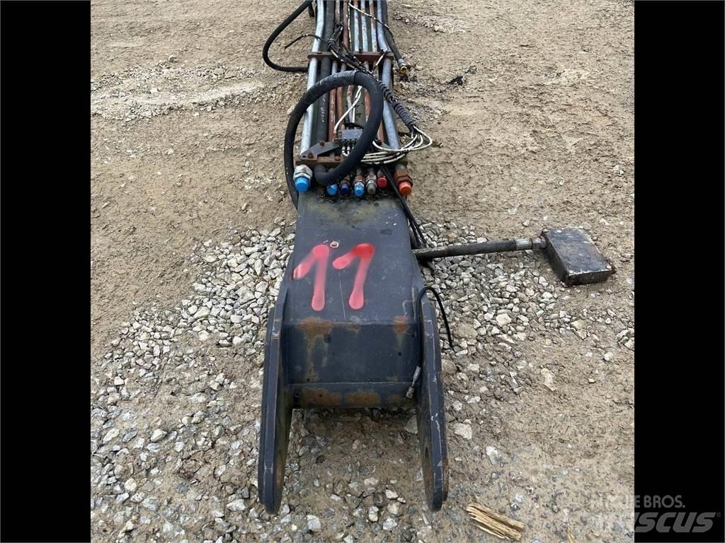 Loglift 210 Dvigala za gozdne kombajne