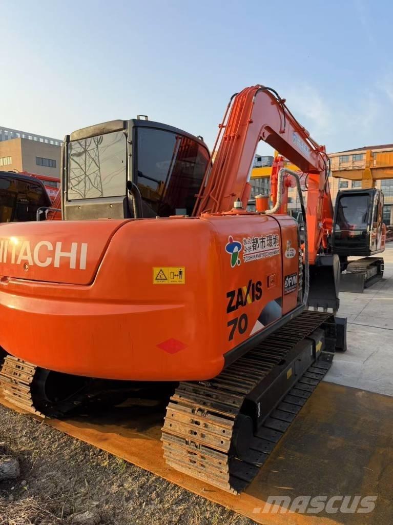 Hitachi Zaxis 70 Bagri goseničarji