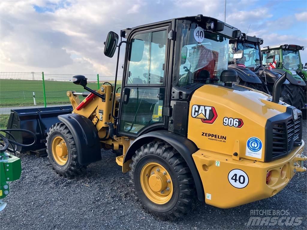 CAT 906 Kolesni nakladalci
