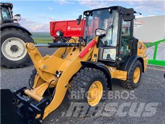 CAT 906 Kolesni nakladalci