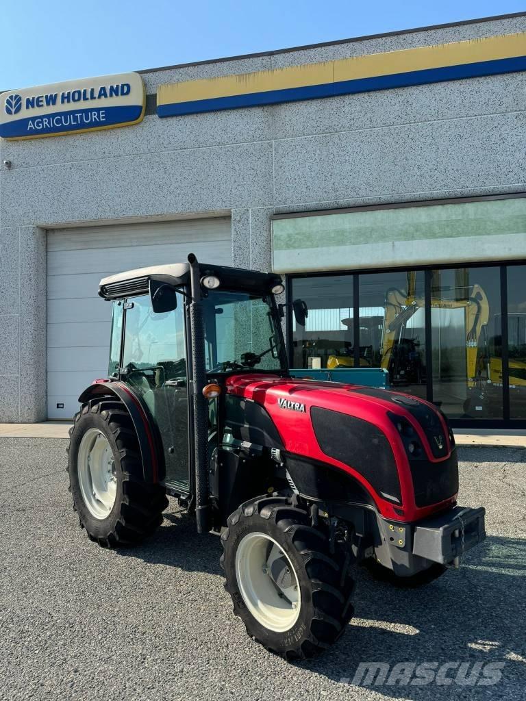 Valtra F95 Traktorji