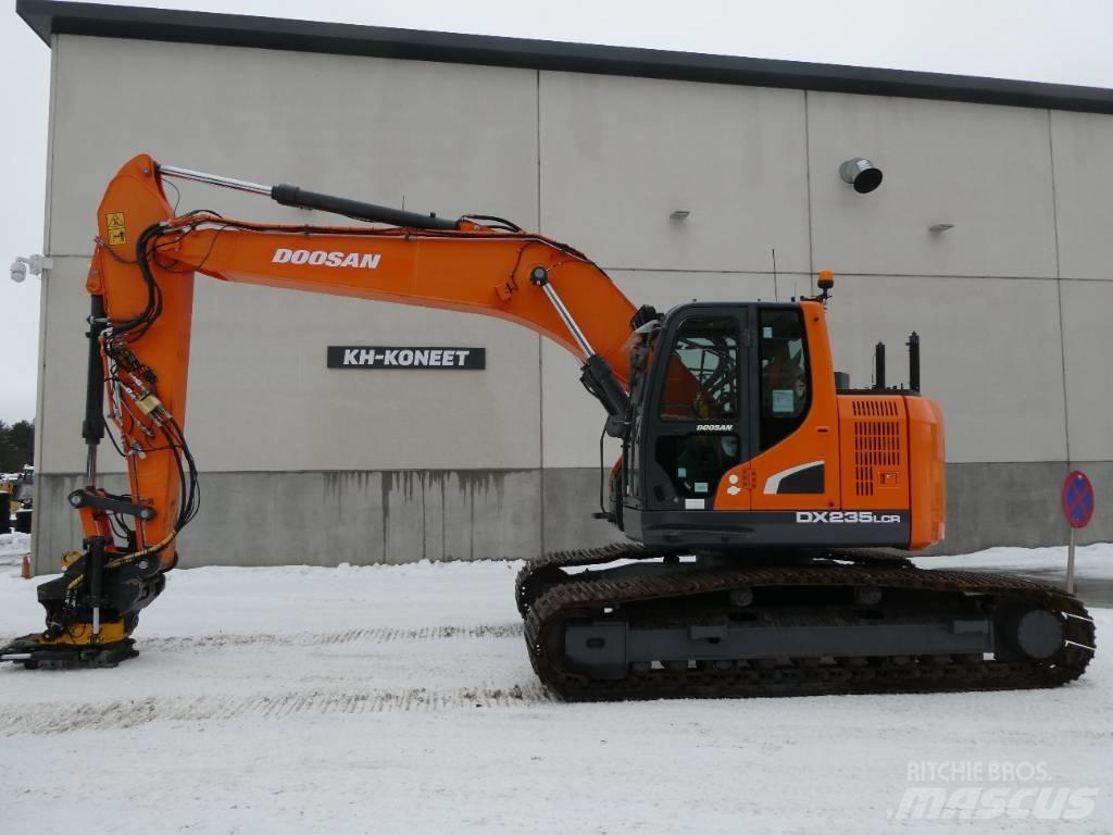 Doosan DX 235 LCR-5 Bagri goseničarji