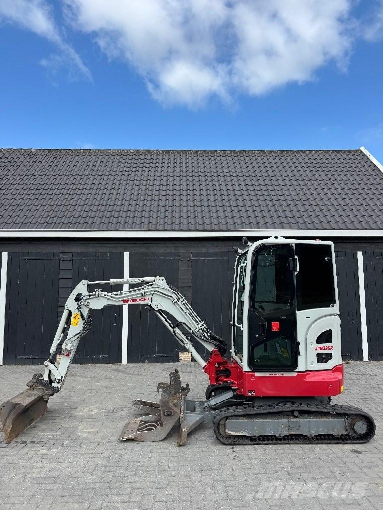 Takeuchi TB 325 R Mini bagri <7t
