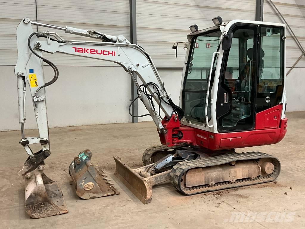 Takeuchi TB 230 Mini bagri <7t