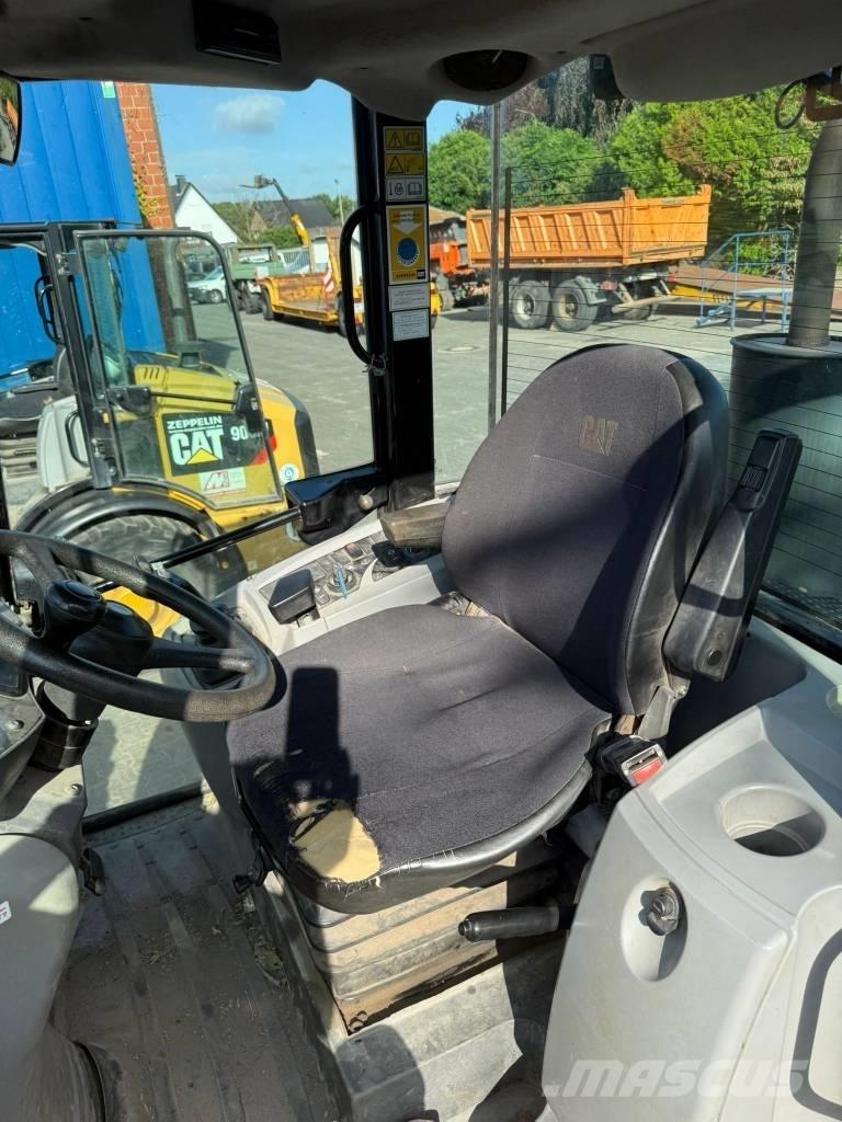 CAT 908 H 2 Kolesni nakladalci