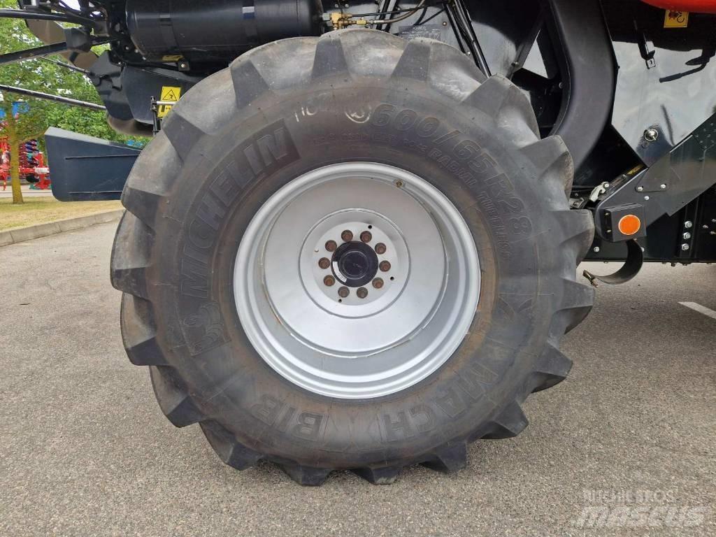 Case IH AF 7150 Kombajni