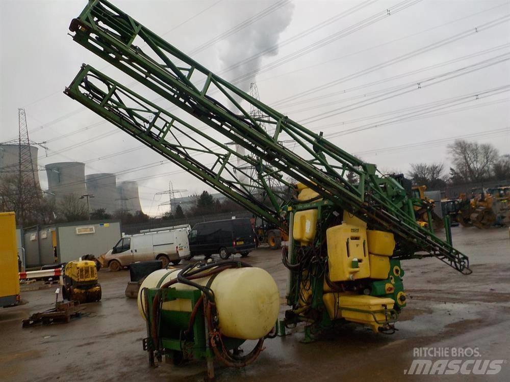 John Deere 510 Vlečne škropilnice