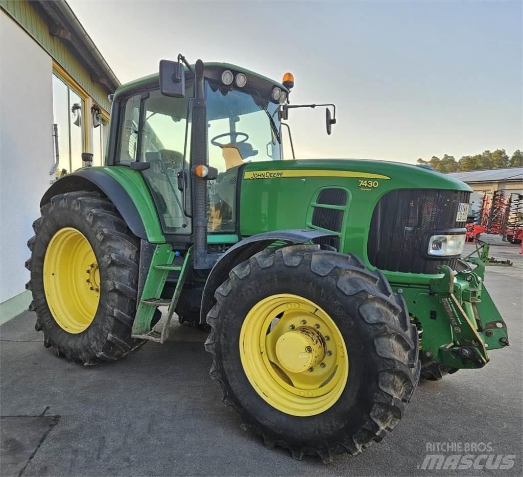 John Deere 7430 Traktorji