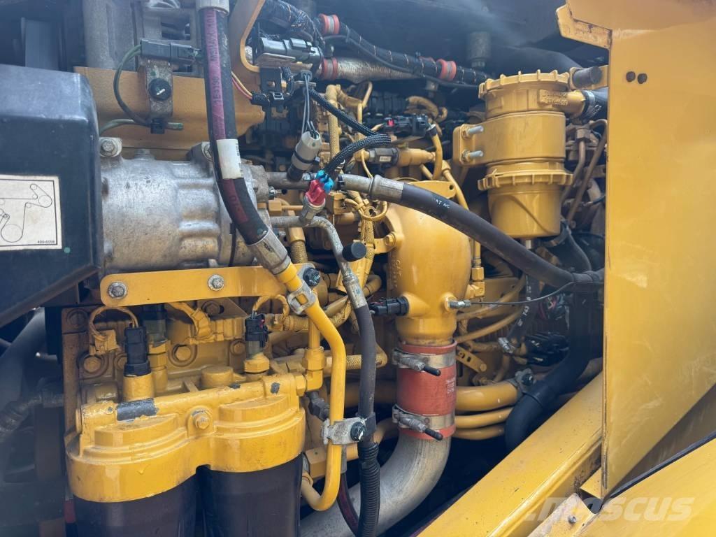 CAT 966 M Kolesni nakladalci
