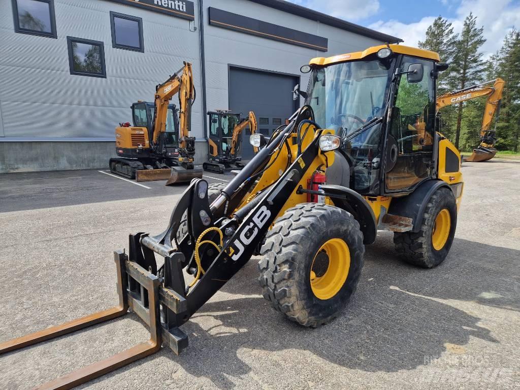JCB 406 T4 Kolesni nakladalci