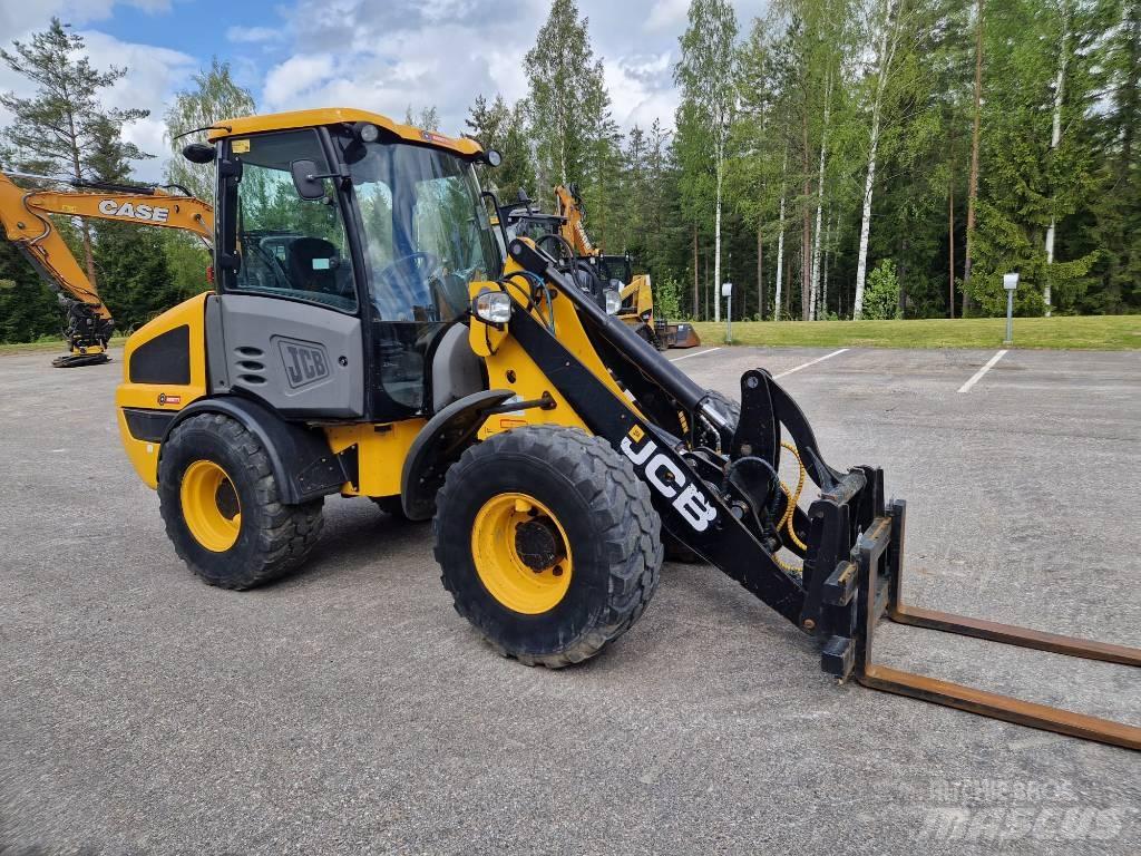 JCB 406 T4 Kolesni nakladalci