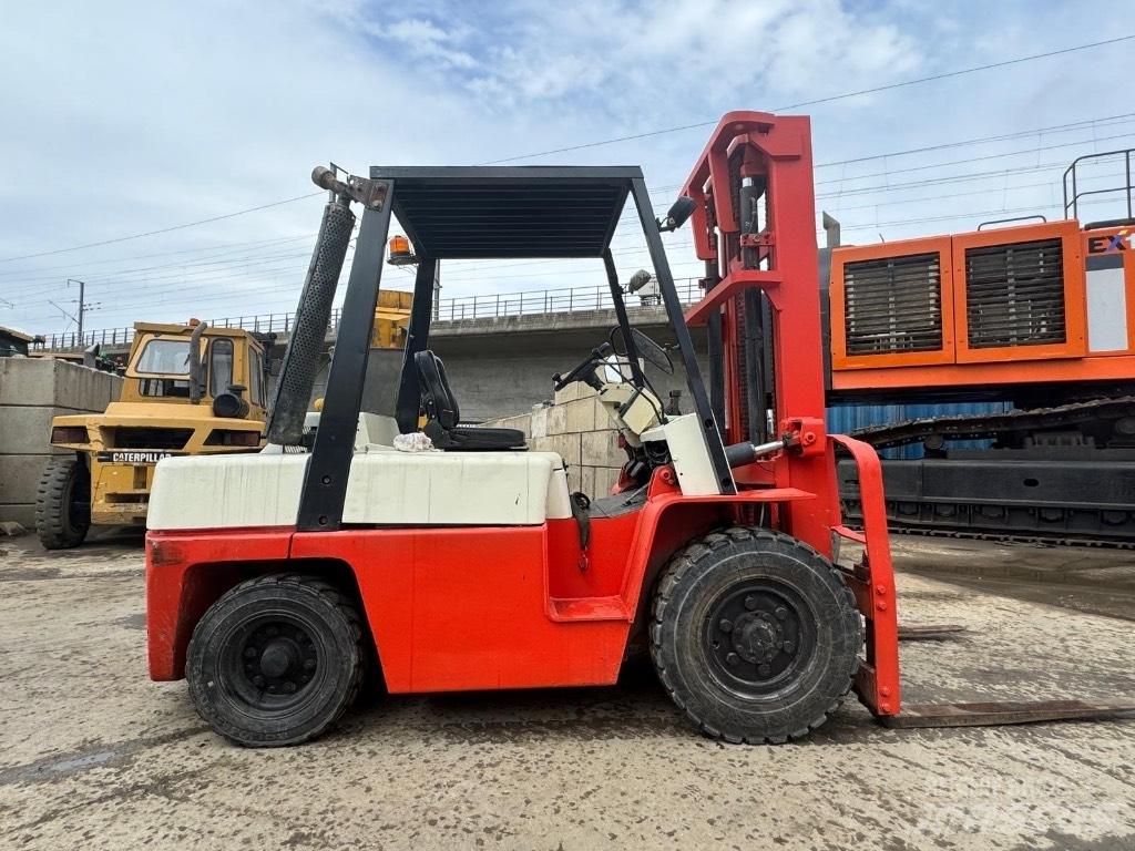 Nissan WF03A35U Dizelski viličarji