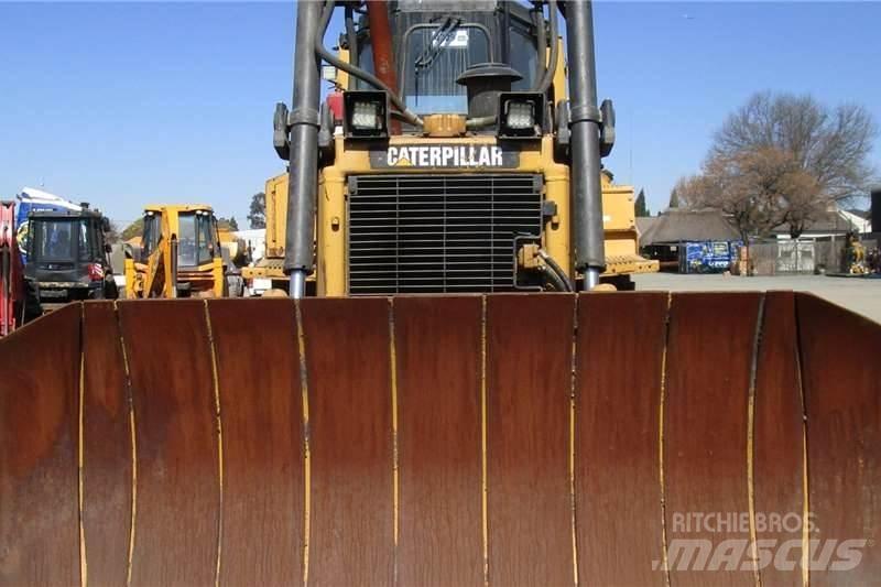 CAT D6R Buldožerji goseničarji