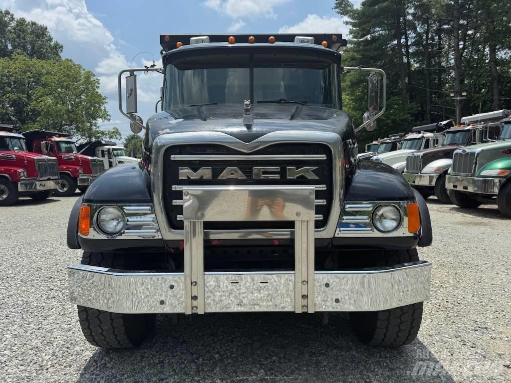 Mack Granite CV 713 Kiper tovornjaki