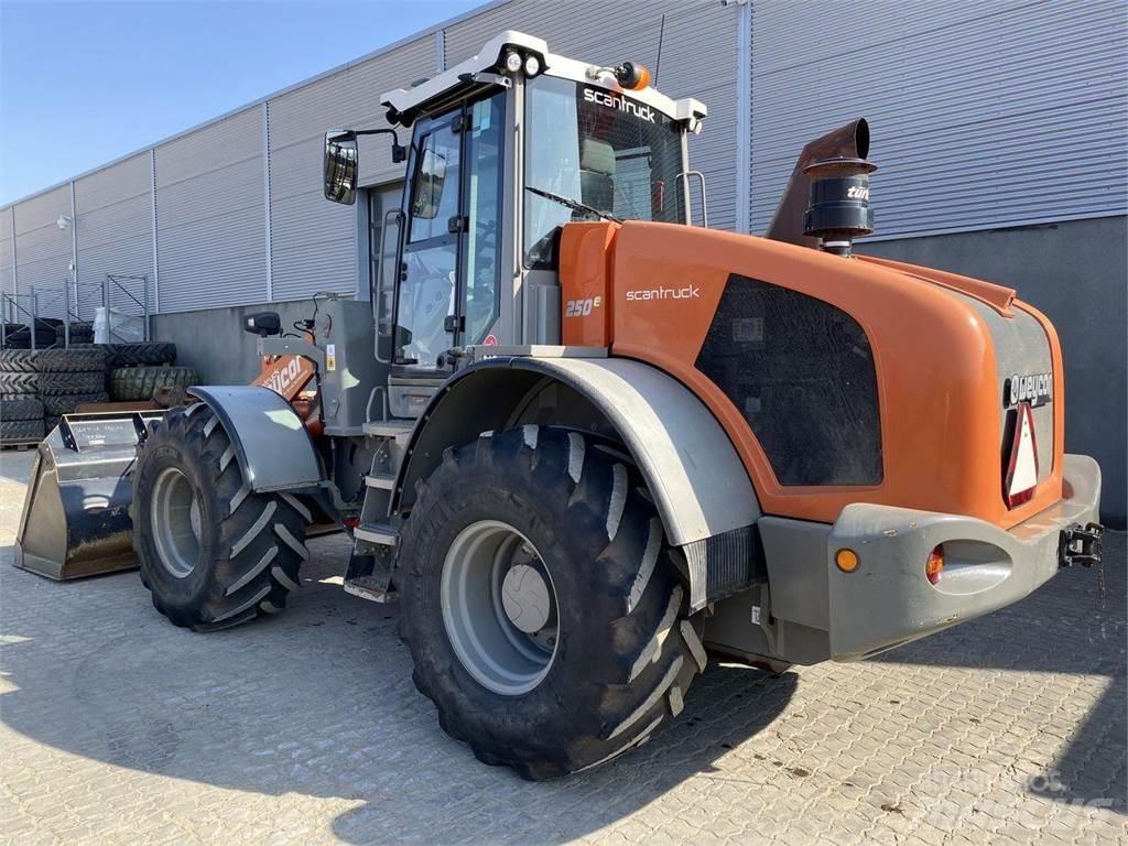 Weycor AR250E Kolesni nakladalci