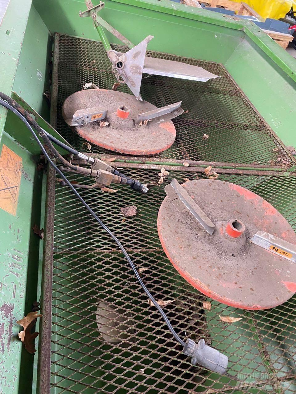 Amazone ZA-U 1001 Trosilniki mineralnega gnojila