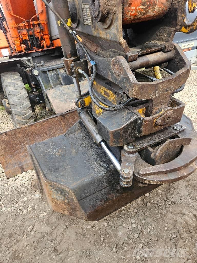 Fiat-Hitachi EX165W Bagri na kolesih
