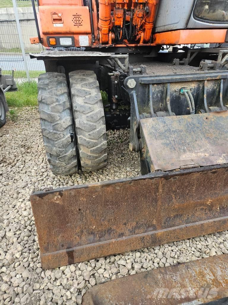 Fiat-Hitachi EX165W Bagri na kolesih