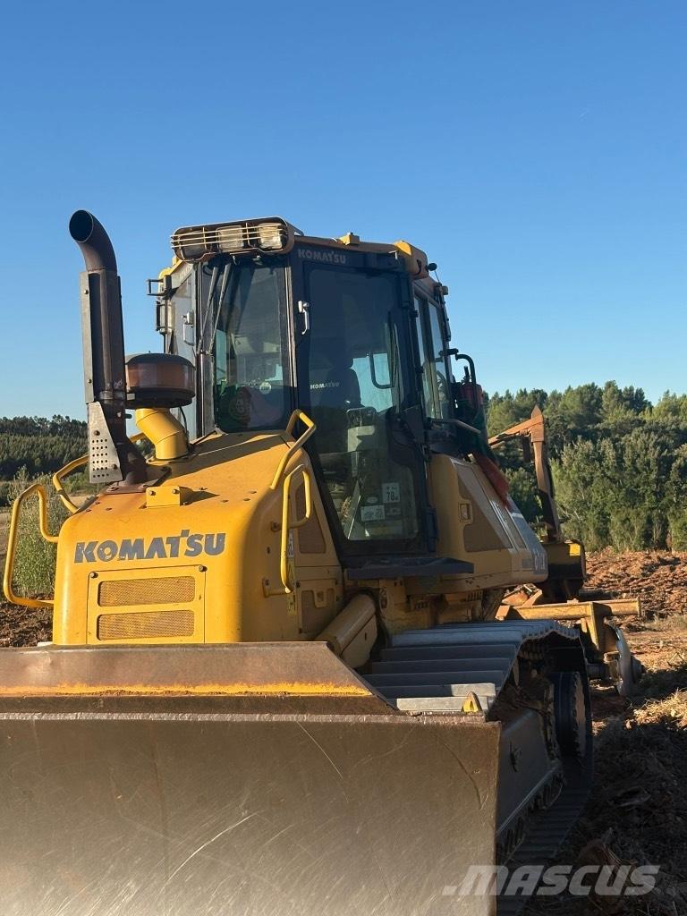 Komatsu D 61 EX-23 Buldožerji goseničarji