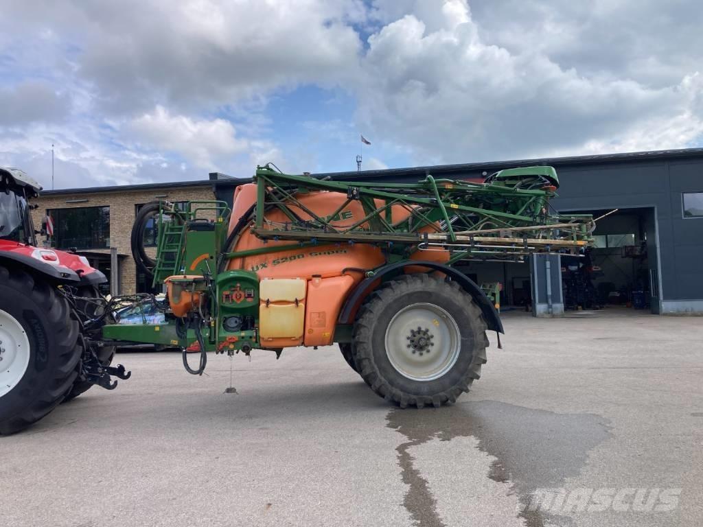 Amazone UX 5200 , 24 M Vlečne škropilnice