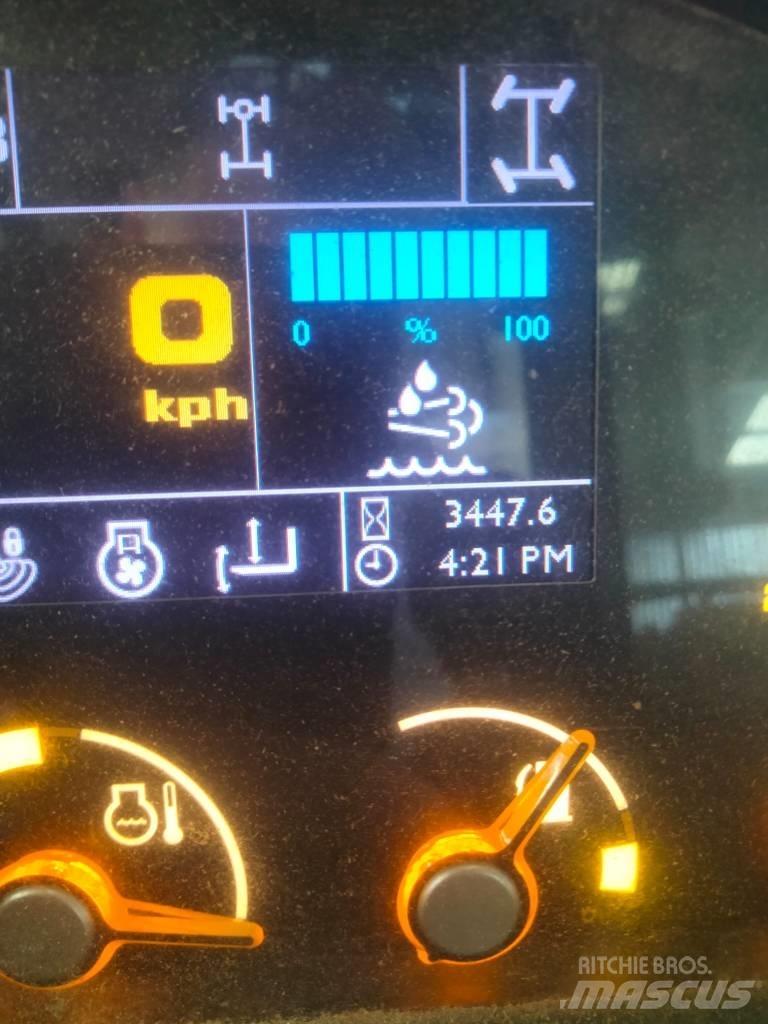 JCB 526-56 Kmetijski teleskopski nakladalci
