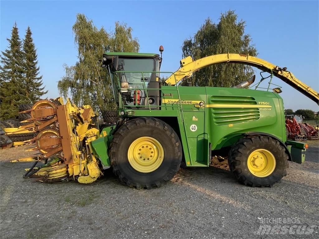 John Deere 7750 Stroji za krmo na lastni pogon