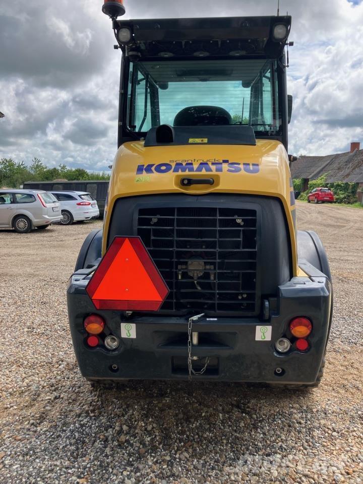 Komatsu WA80M-8EO Večnamenski nakladalci