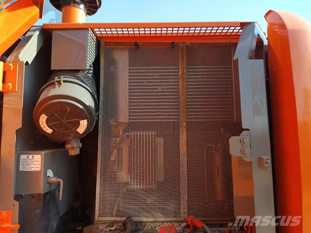 Hitachi ZX 130 Bagri goseničarji