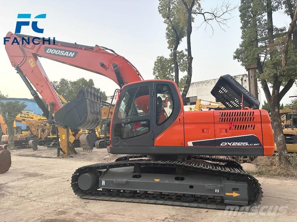 Doosan DX 225 LC Bagri goseničarji