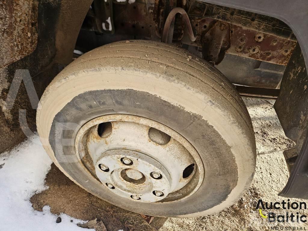 Mercedes-Benz 814 Tovornjaki cisterne