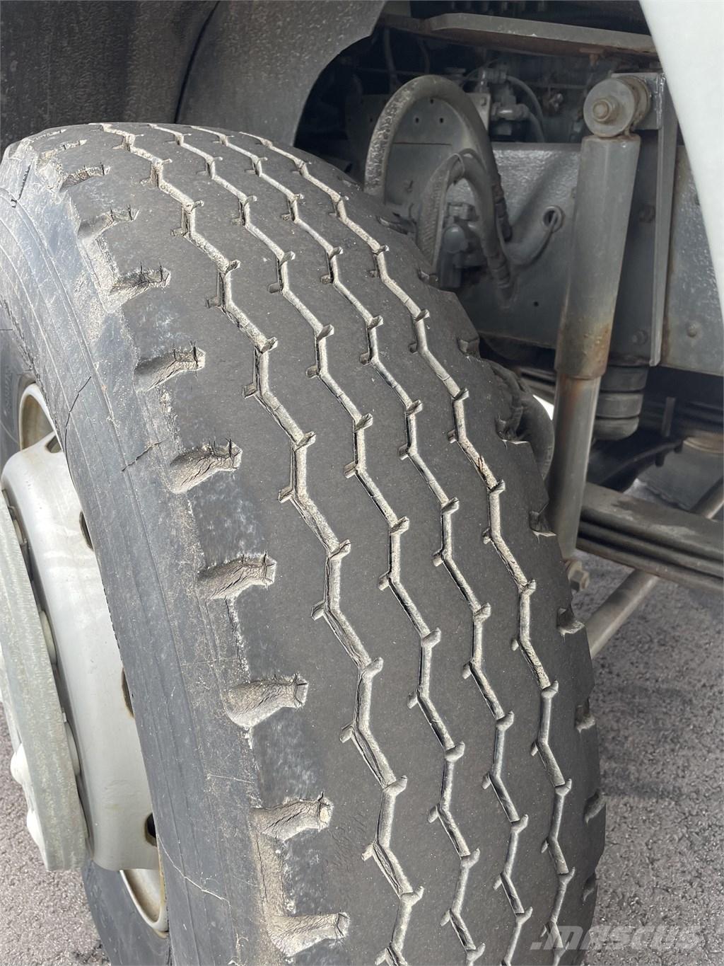 Volvo F 12 Tovornjaki-šasije