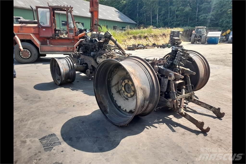 Valtra T213 Traktorji
