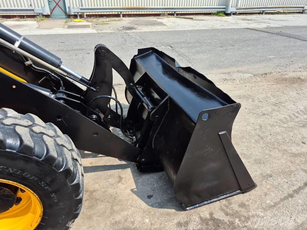 JCB 407 Kolesni nakladalci