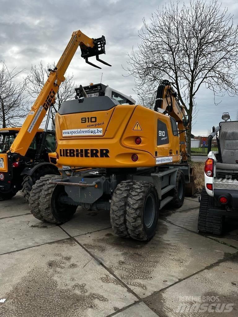 Liebherr 910 Compact Bagri na kolesih