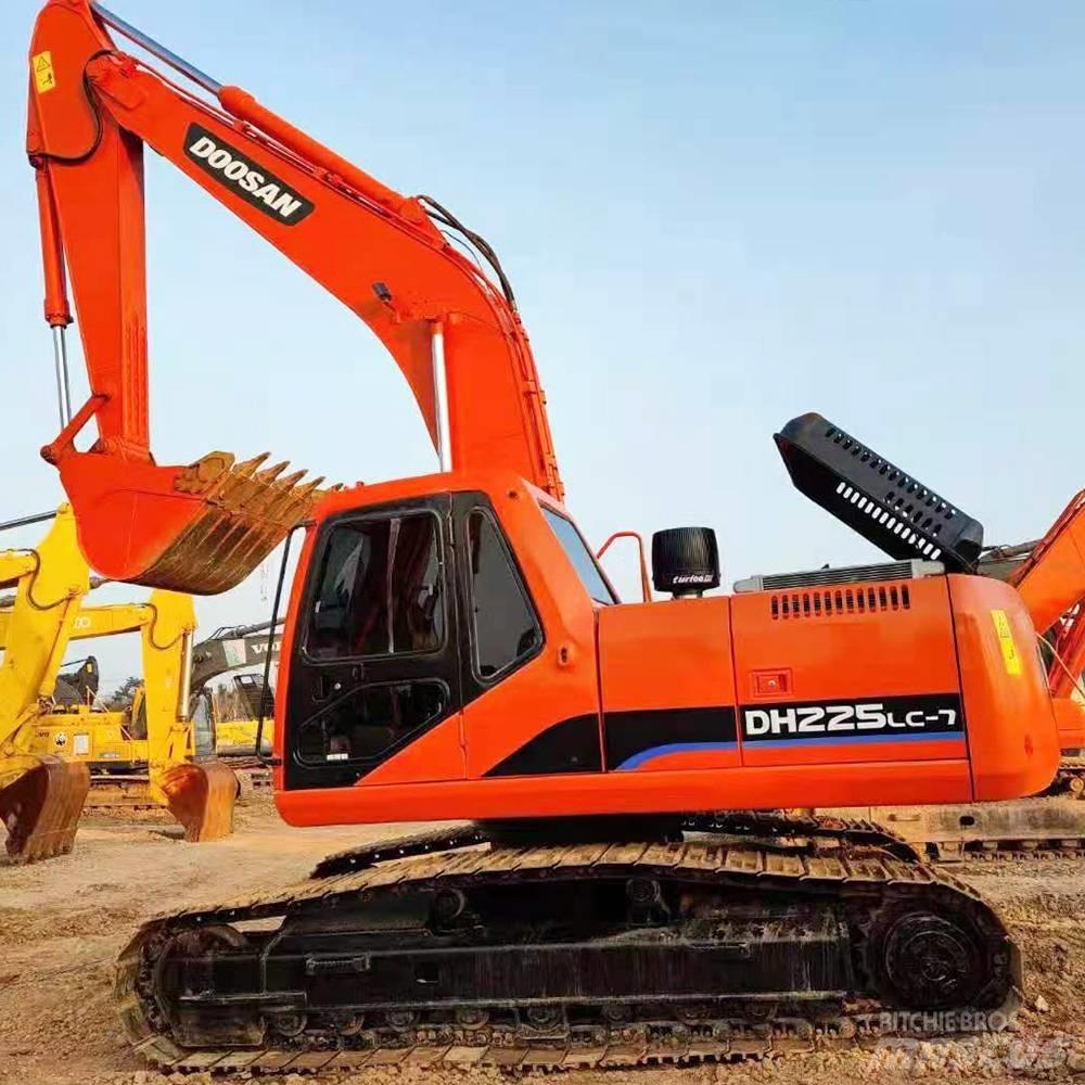 Doosan 225 Bagri goseničarji