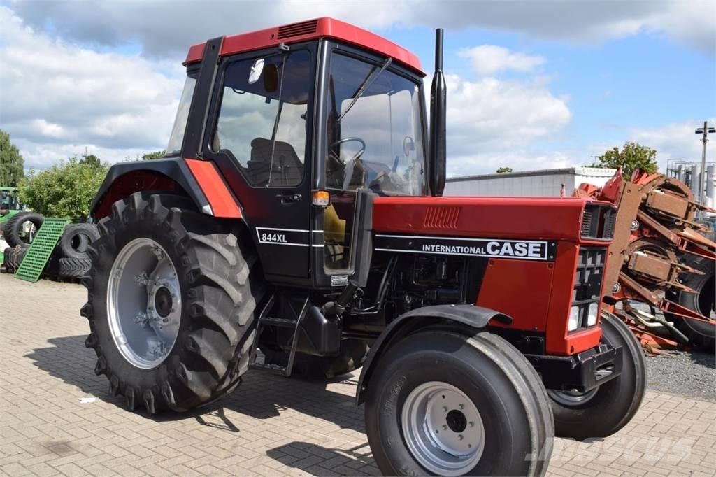 Case IH 844 XL Traktorji