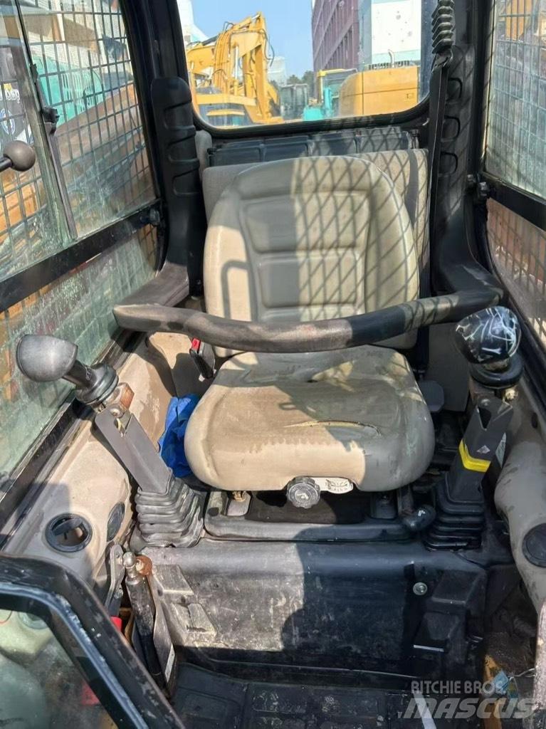 CASE SR 200 Skid steer mini nakladalci