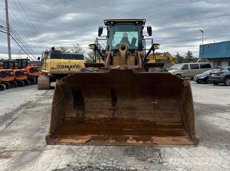 CAT 966 M Kolesni nakladalci