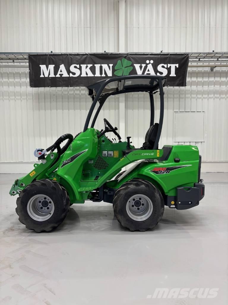 Avant 528 Večnamenski nakladalci