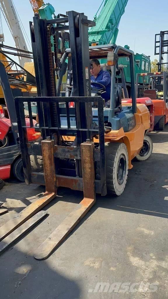Toyota 5 ton Dizelski viličarji