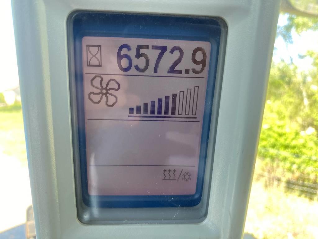 New Holland T 8.360 Traktorji