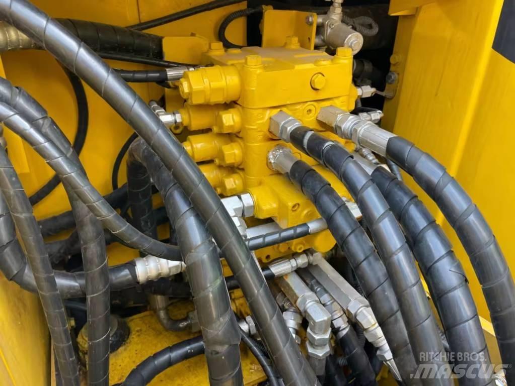 Komatsu PC 120 Bagri goseničarji