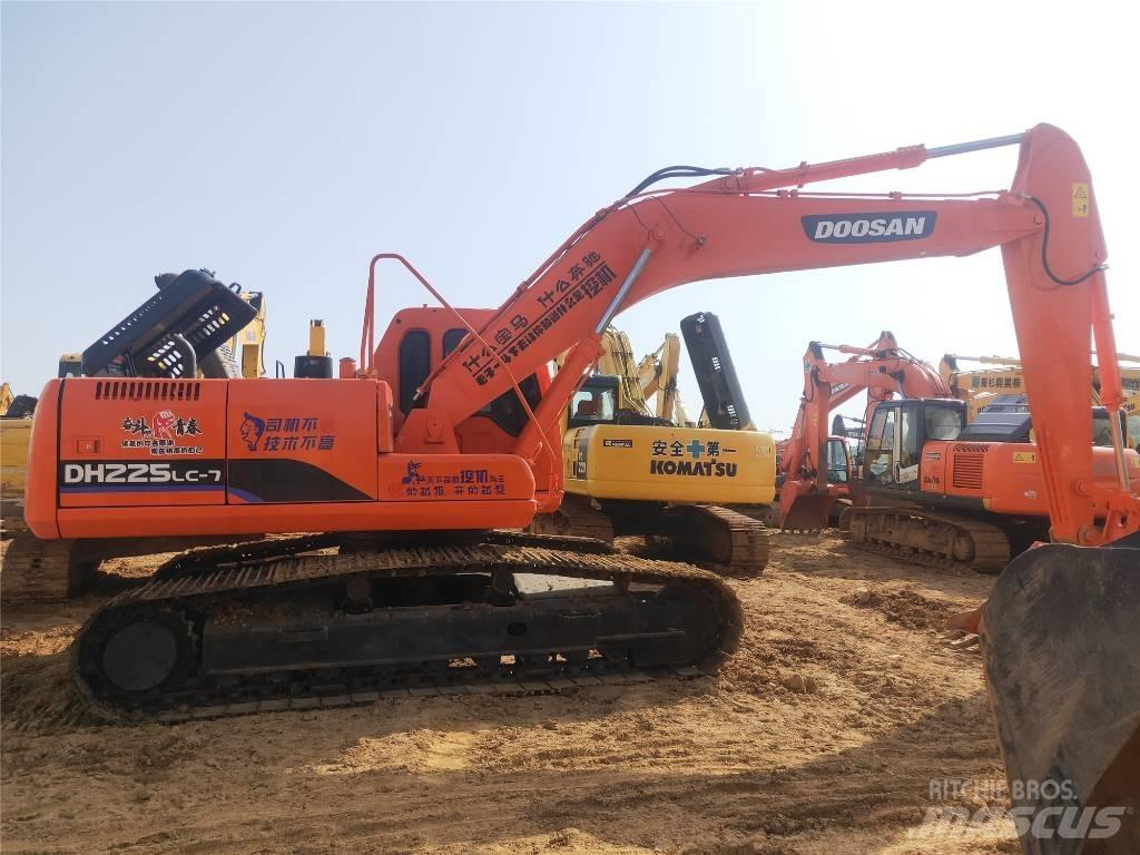 Doosan DH225LC-7 Bagri goseničarji
