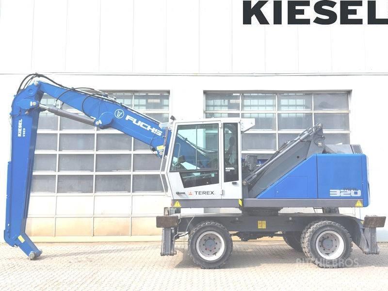 Fuchs MHL 320 F Bagri za prekladanje primarnih/sekundarnih surovin