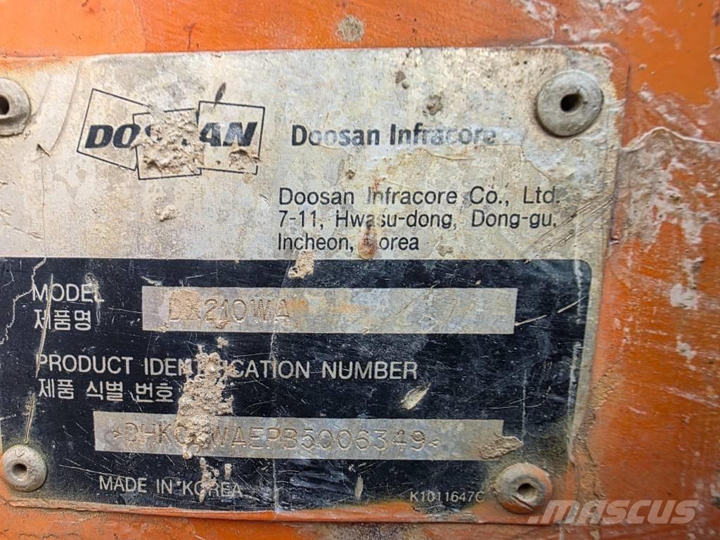 Doosan DX 210 W Bagri na kolesih