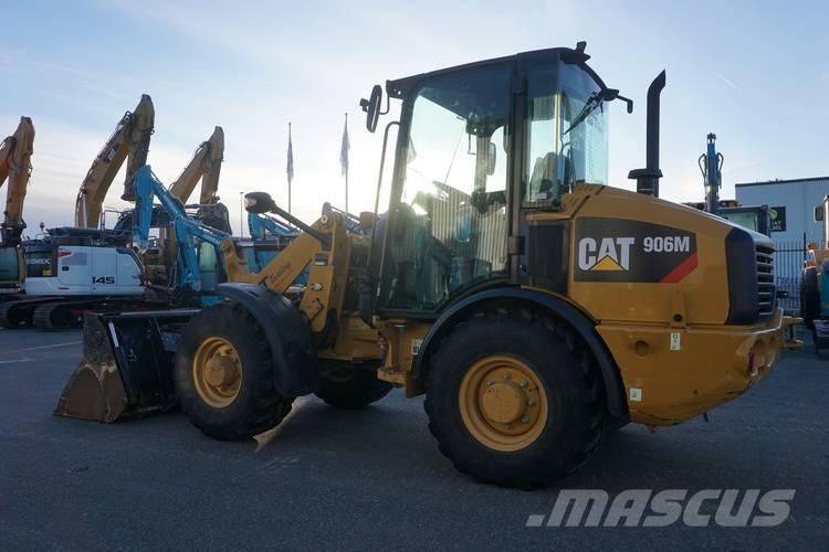 CAT 906M Kolesni nakladalci