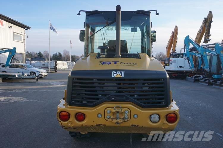 CAT 906M Kolesni nakladalci