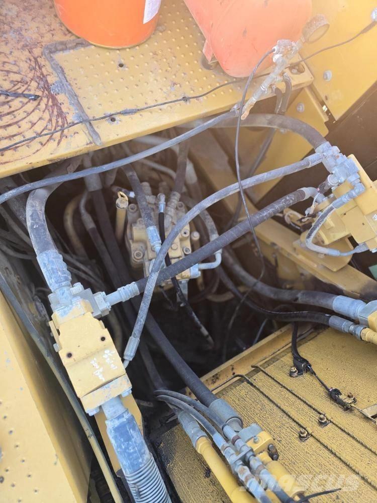 CAT 330FL Bagri goseničarji